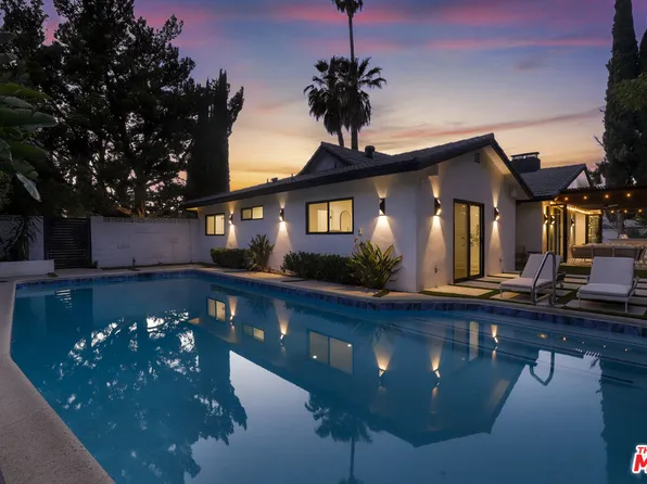 5900 Nita Ave, Woodland Hills, CA 91367