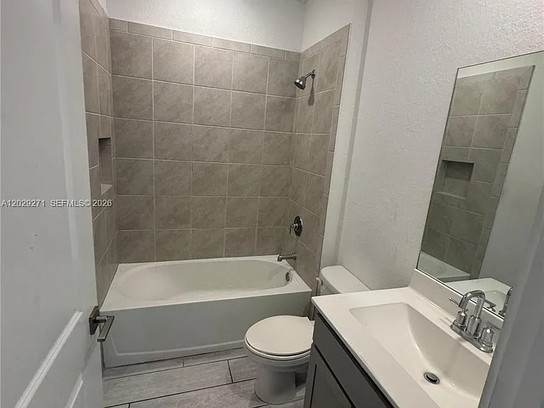1048 SE 23rd Ter — Photo 10