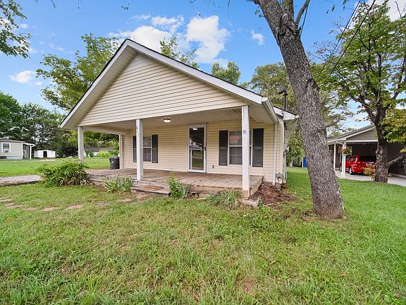 2nd image of 617 Glenoaks Dr