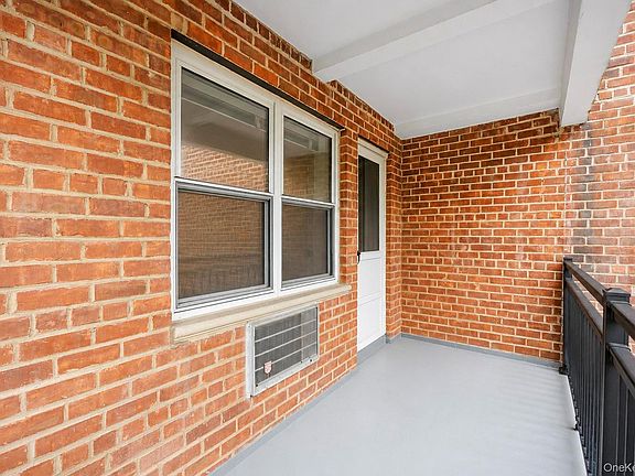 5th image of 25 Chapel Place #2M