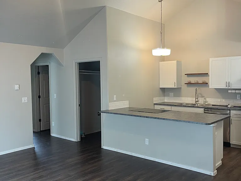 635 Sparks St N #633 — Photo 10