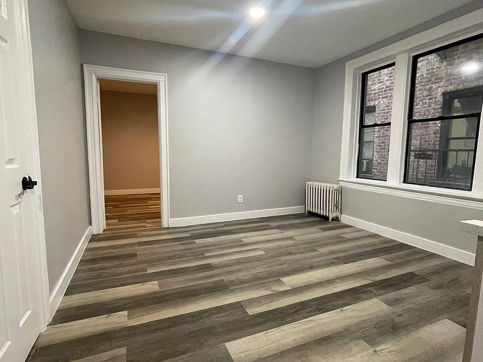 2nd image of 122 Corbin Ave #202