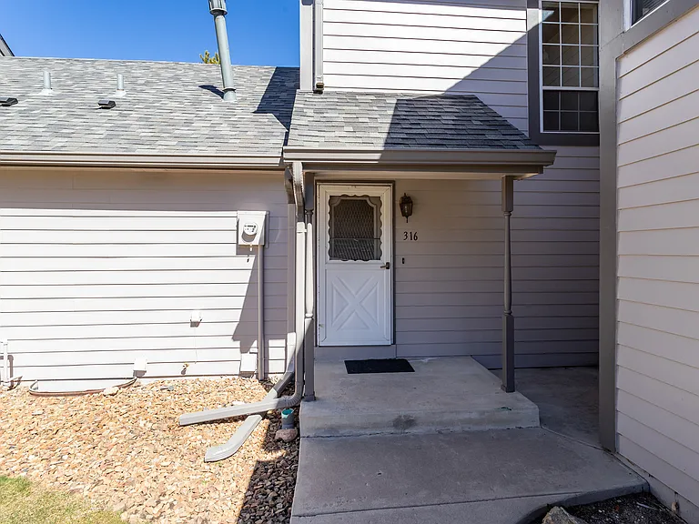316 Cobblestone Dr — Photo 3