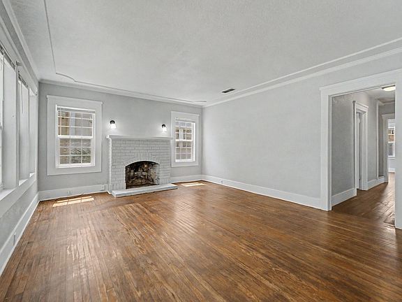 4th image of 1122 I St