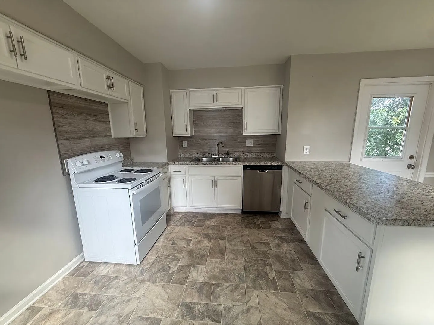 This 3 Bedroom 1 Bathroom Home is Rent Ready! — Photo 4