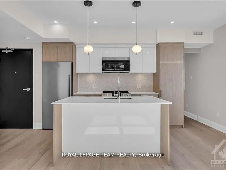 58 Florence St #4 — Photo 3
