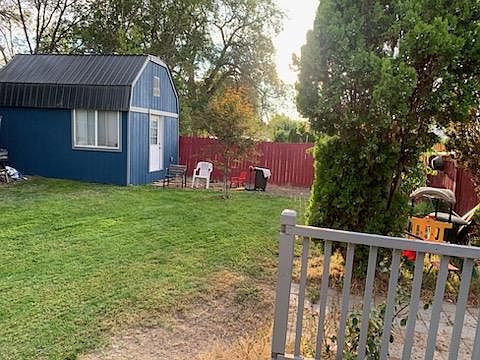 3rd image of 102 E 13th Ave