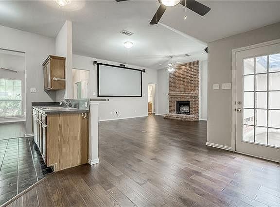 2nd image of 3920 Valez Dr