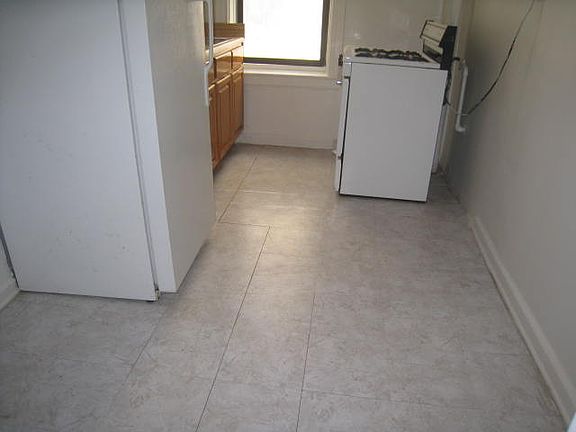 4th image of 30-80 32nd St #23