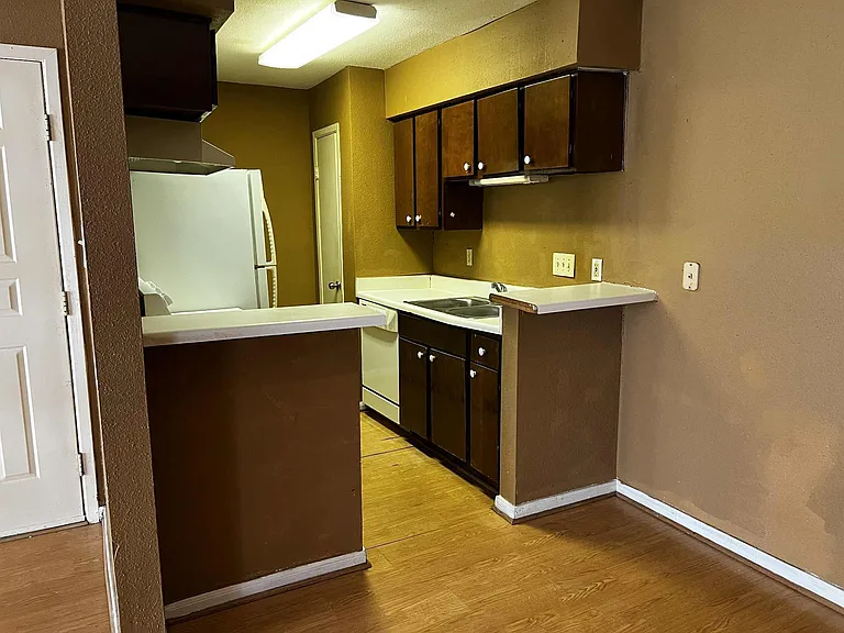 2100 Wilcrest Dr #114 — Photo 8