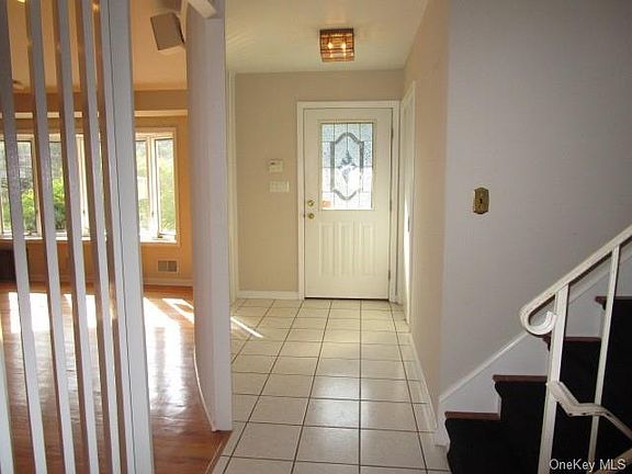 2nd image of 11 Mark Ln