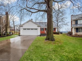 1048 Kirtland Ln, Lakewood, OH