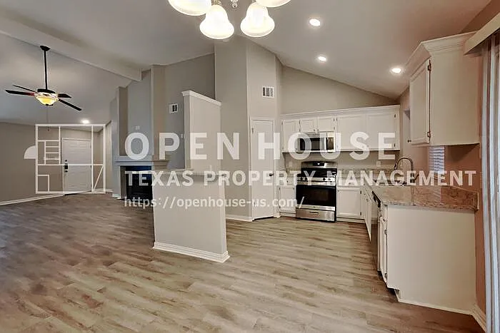 8018 Blackfin Dr — Photo 7