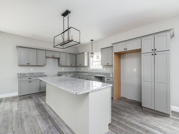 4th image of 473 Center Drive