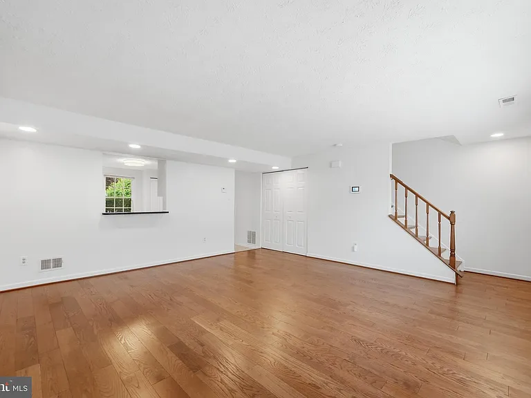 7 Leatherwood Ct — Photo 10