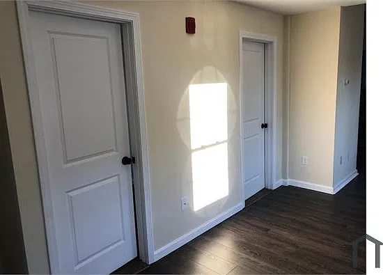 5 bed, 1200 sqft, $3,850 — Photo 2