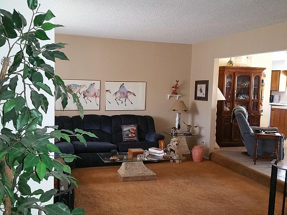 3rd image of 4246 W VOGEL Avenue