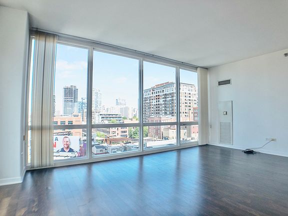5th image of 757 N Orleans St APT 609
