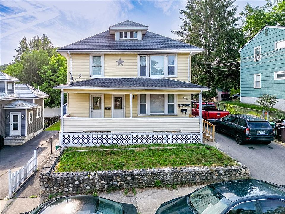 1st image of 204 Ward St