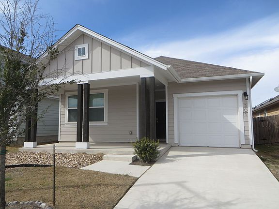 2nd image of 301 La Escalera Dr