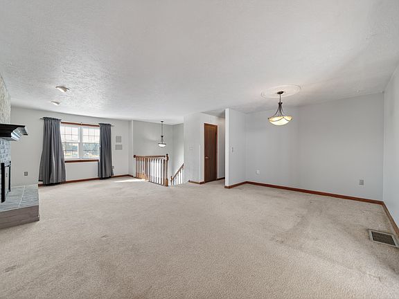 5th image of 10859 Hill Rd