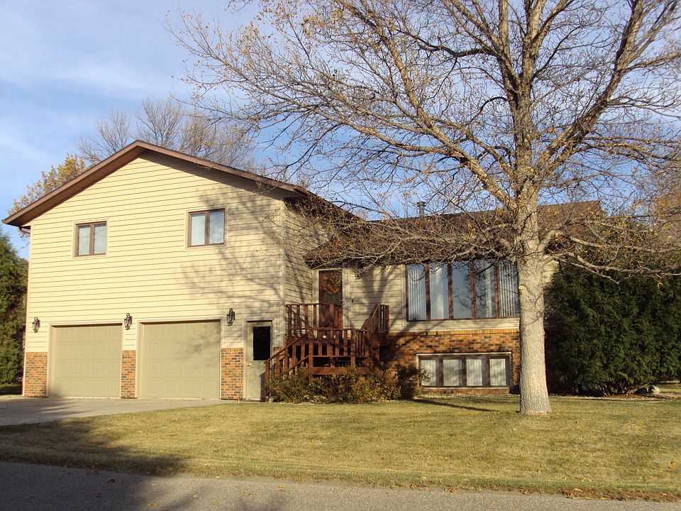 407 5th Ave SW, Steele, ND
