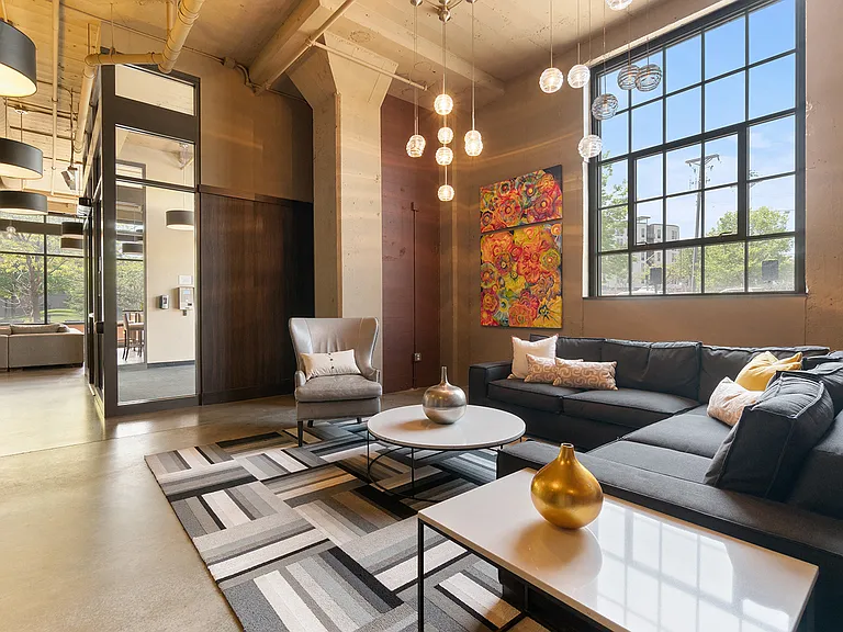 Buzza Lofts of Uptown — Photo 9