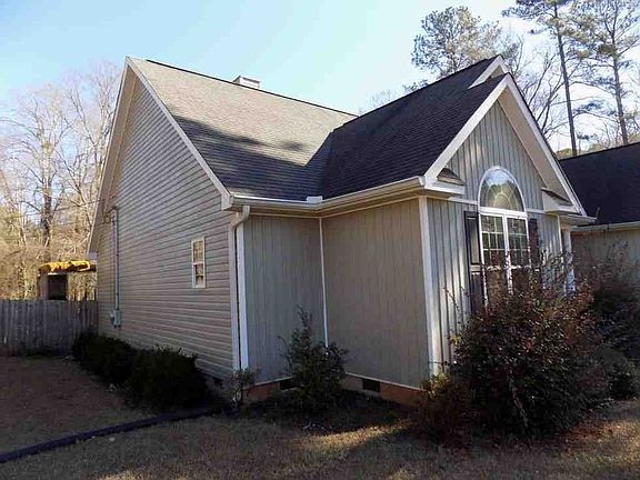 3rd image of 2191 Wesleyan Dr