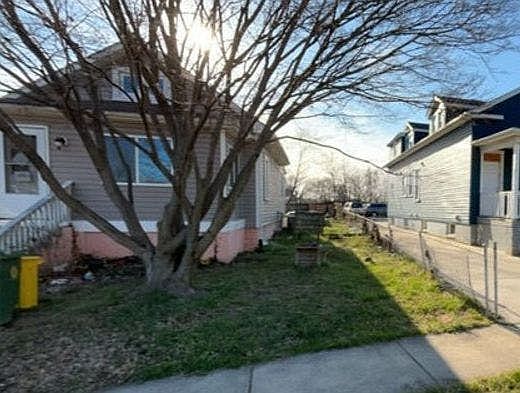 2nd image of 4212 4th St