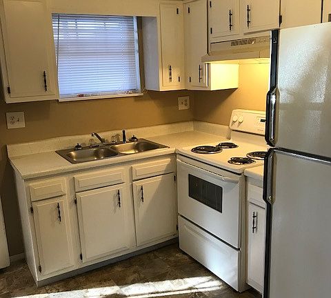 2nd image of 240 W Kump St APT B