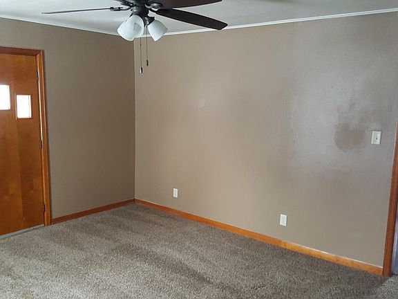 3rd image of 608 Taft St S