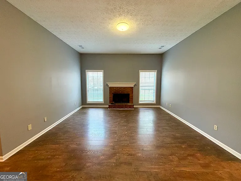 105 Waterford Way — Photo 4