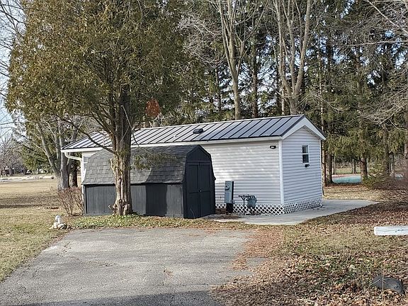 2nd image of 389 Skyline Dr