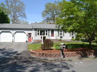 28 Chester St, Seekonk, MA 02771