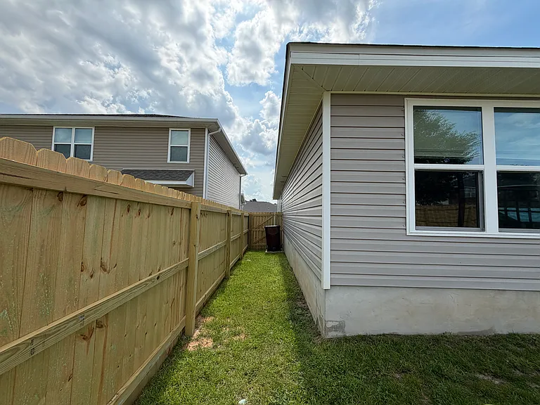 5699 Guinevere Ln — Photo 26