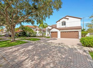 10475 Bermuda Dr, Cooper City, FL 33026