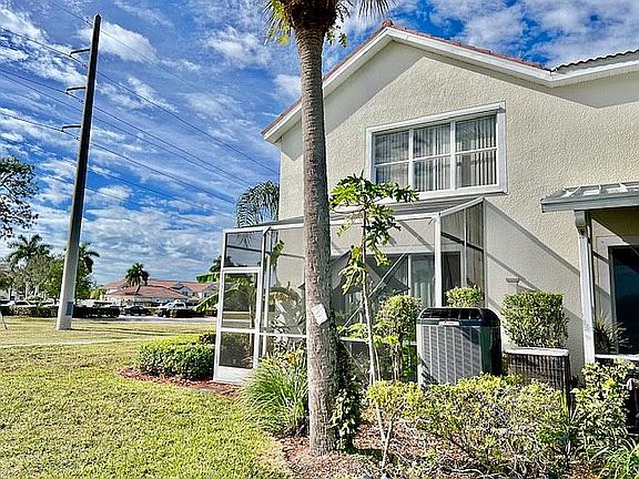 2nd image of 1082 Albany Ct #191