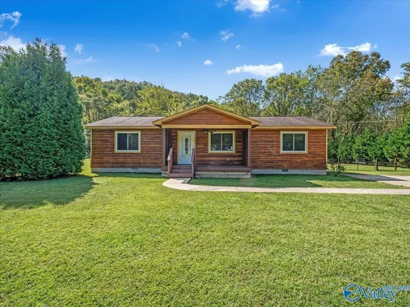 260 Deer Trace Pkwy, New Market, AL 35761