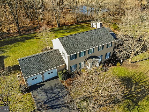 2nd image of 1820 Viola Ln