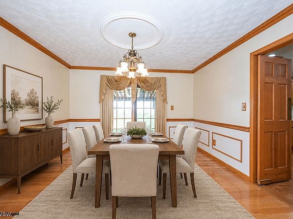 4th image of 46046 Lori Ln