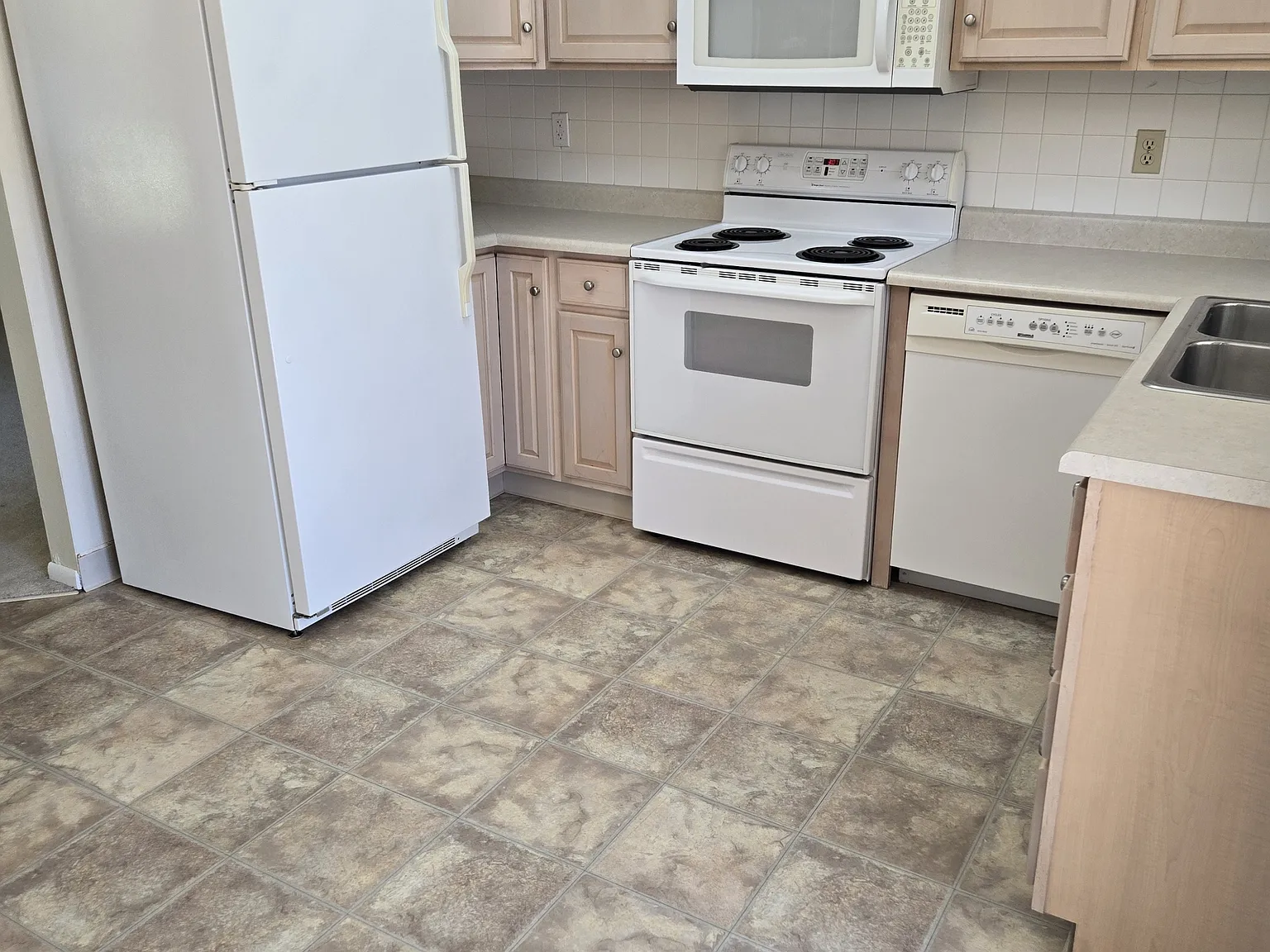 414 East Thunderbird Drive - 1 — Photo 4