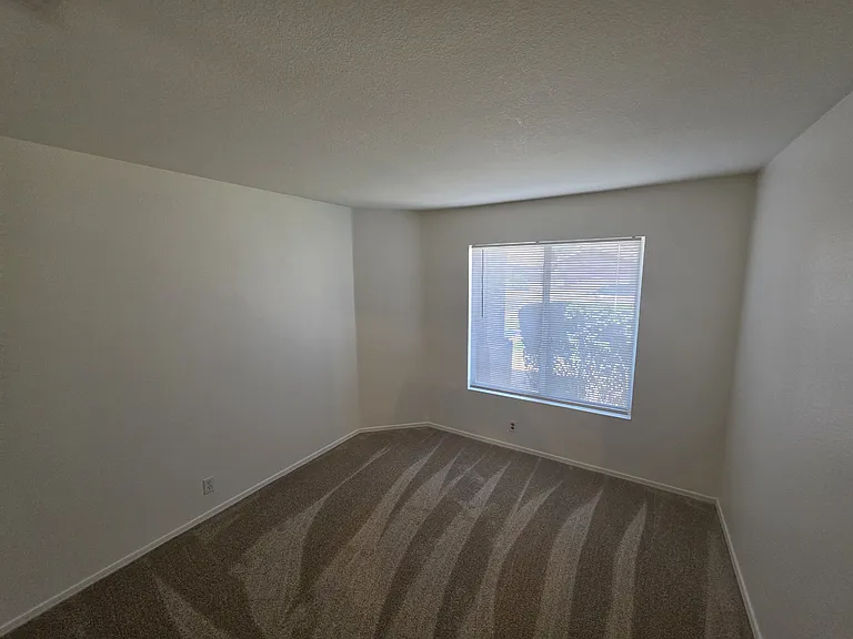 121 W Ivanhoe St — Photo 20