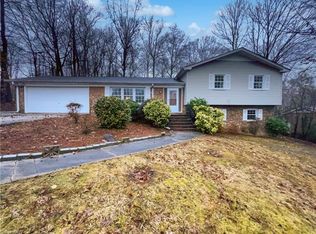 4231 Farlow Dr, Greensboro, NC 27406