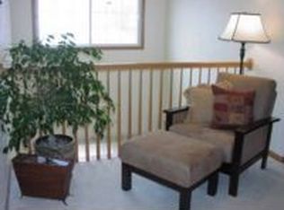 481 Leeward Trl, Woodbury, MN 55129