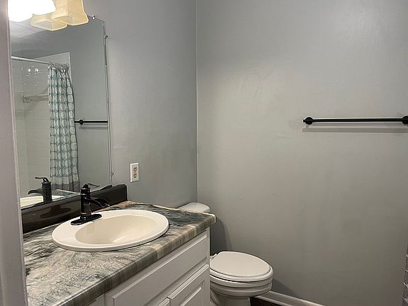 4th image of 1401 Kathy Ln SW