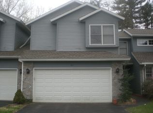 571 Highwood Cir, Albany, NY 12203
