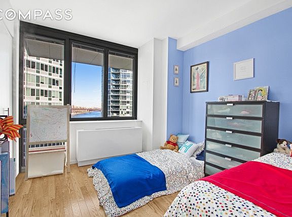 4th image of 4610 Center Blvd APT 1818