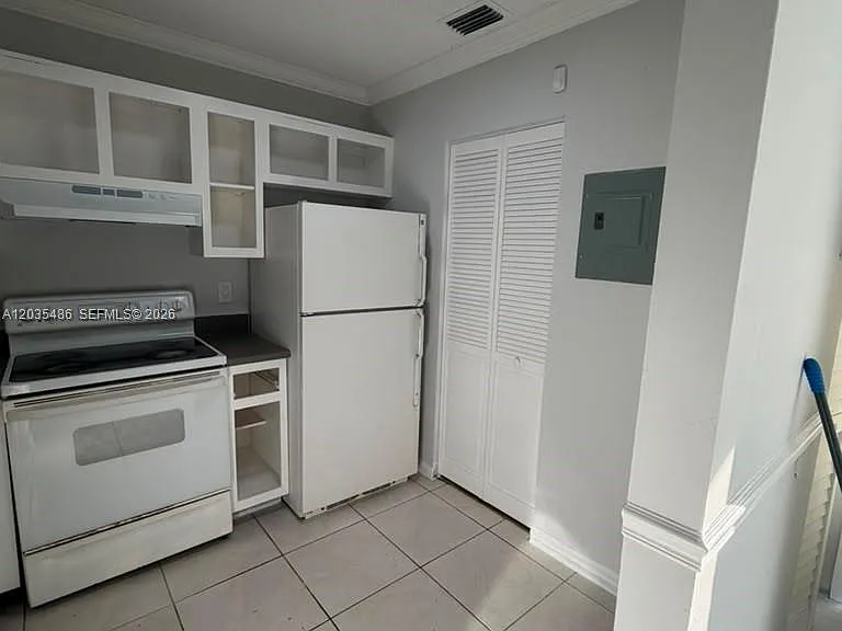 1170 NW 80th Ave #205 — Photo 2