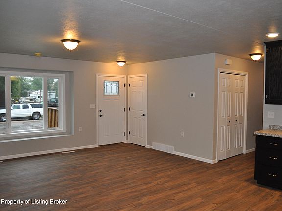 5th image of 805 1st Ave E