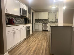 14940 Kilbourne Ave, Midlothian, IL 60445